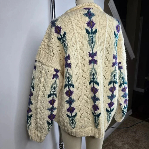 100% Wool Nomadic Traders Barkeley CA Sweater Hand Knit Nepal Cream/Flowers L - Picture 8 of 10
